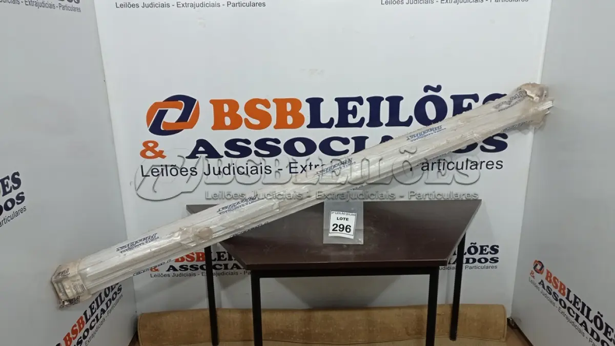 LOTE 296 - 01 PORTA SANFONADA MARCA PLASFLEX. (NO ESTADO) ATENÇÃO! FAZER A VISITAÇÃO ANTES DE ARREMATAR, NÃO SABEMOS SE FUNCIONA, LEILÃO NÃO TEM GARANTIA E NEM DEVOLUÇÃO, SUJEITO A POSSÍVEIS AVARIAS VISÍVEIS/OCULTAS E/OU AUSÊNCIA DE COMPONENTES.