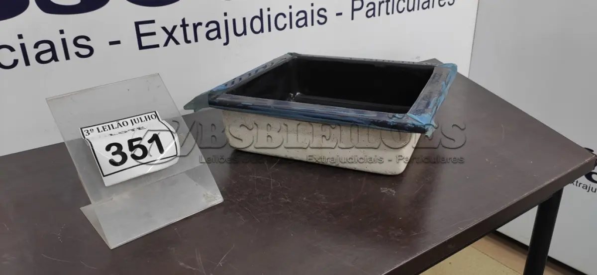 LOTE 351 - 01 NICHO DE EMBUTIR. (NO ESTADO) ATENÇÃO! FAZER A VISITAÇÃO ANTES DE ARREMATAR, NÃO SABEMOS SE FUNCIONA. LEILÃO NÃO TEM GARANTIA E NEM DEVOLUÇÃO, SUJEITO A POSSÍVEIS AVARIAS VISÍVEIS/OCULTAS E/OU AUSÊNCIA DE COMPONENTES.