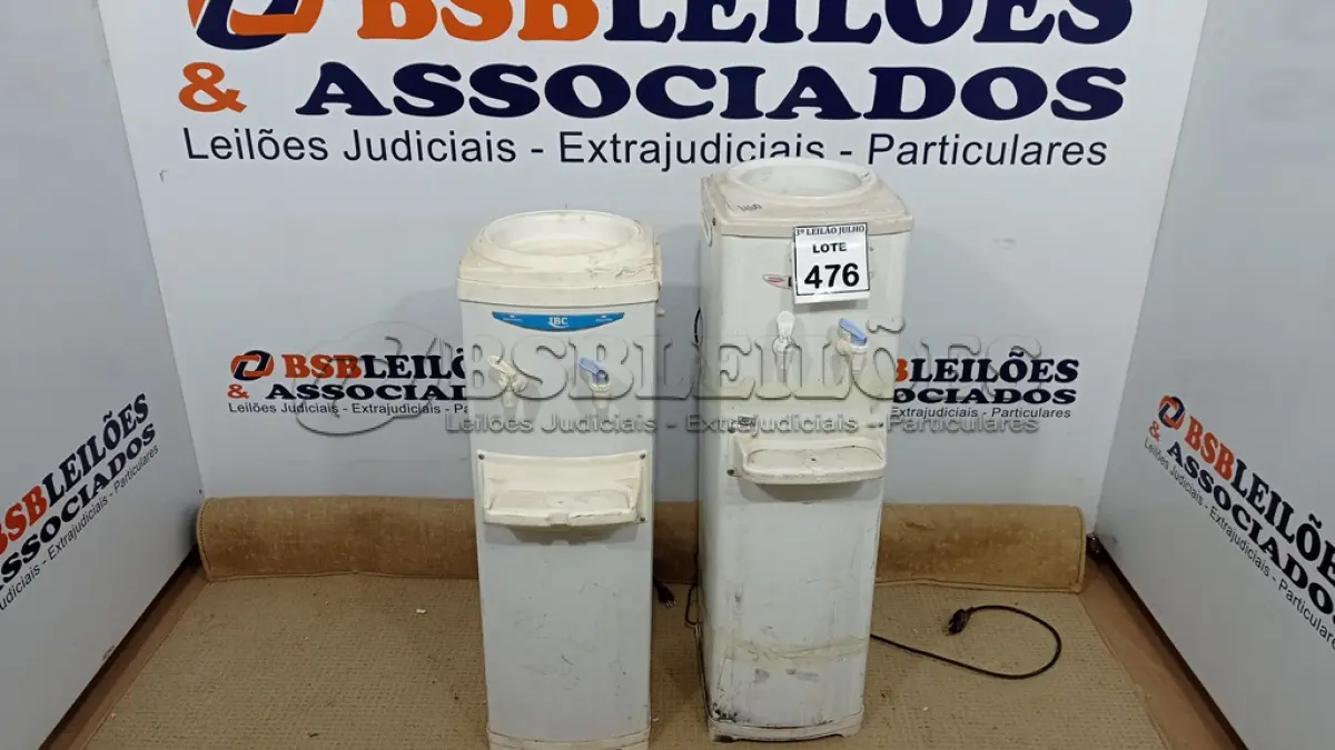 LOTE 476 - 02 BEBEDOUROS PARA GARRAFÃO. (NO ESTADO) ATENÇÃO! FAZER A VISITAÇÃO ANTES DE ARREMATAR, NÃO SABEMOS SE FUNCIONA, LEILÃO NÃO TEM GARANTIA E NEM DEVOLUÇÃO, SUJEITO A POSSÍVEIS AVARIAS VISÍVEIS/OCULTAS E/OU AUSÊNCIA DE COMPONENTES.