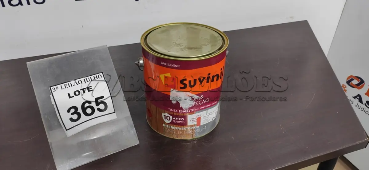 LOTE 496 - 01 LATA DE TINTA ESMALTE SINTÉTICO PARA MADEIRA E METAL 3,6L NA COR BRILHANTE VERMELHO MARCA SUVINIL (NOVO).  (NO ESTADO) ATENÇÃO! FAZER A VISITAÇÃO ANTES DE ARREMATAR, NÃO SABEMOS SE FUNCIONA. LEILÃO NÃO TEM GARANTIA E NEM DEVOLUÇÃO, SUJEITO A POSSÍVEIS AVARIAS VISÍVEIS/OCULTAS E/OU AUSÊNCIA DE COMPONENTES.