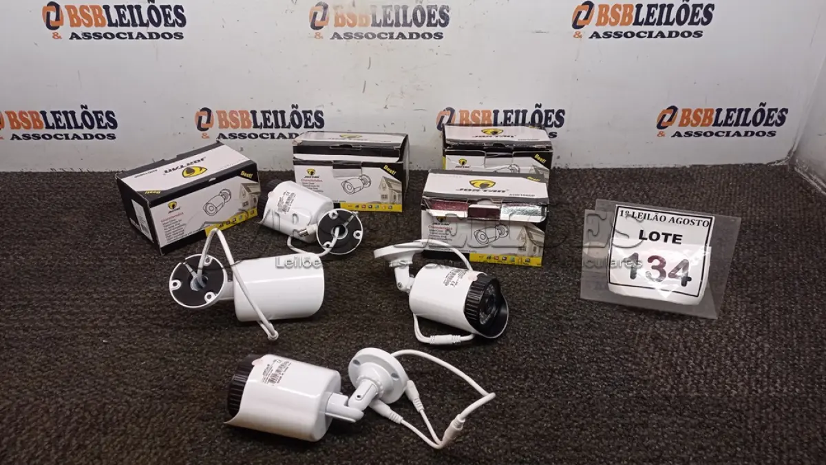 LOTE 134 - 04 CÂMERAS DE MONITORAMENTO AHD 1080P MARCA JORTAN. (NO ESTADO) ATENÇÃO! FAZER A VISITAÇÃO ANTES DE ARREMATAR, NÃO SABEMOS SE FUNCIONA, LEILÃO NÃO TEM GARANTIA E NEM DEVOLUÇÃO, SUJEITO A POSSÍVEIS AVARIAS VISÍVEIS/OCULTAS E/OU AUSÊNCIA DE COMPONENTES.