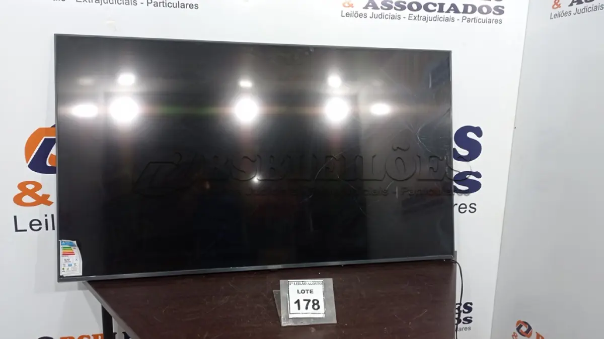 LOTE 178 - 01 SMART TV LCD 77’’ MARCA LG. (NO ESTADO) ATENÇÃO! FAZER A VISITAÇÃO ANTES DE ARREMATAR, NÃO SABEMOS SE FUNCIONA. LEILÃO NÃO TEM GARANTIA E NEM DEVOLUÇÃO, SUJEITO A POSSÍVEIS AVARIAS VISÍVEIS/OCULTAS E/OU AUSÊNCIA DE COMPONENTES.