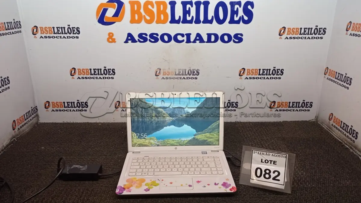 LOTE 082 - 01 NOTEBOOK PERSONALIZADO COM FONTE MARCA HP. (NO ESTADO) ATENÇÃO! FAZER A VISITAÇÃO ANTES DE ARREMATAR, NÃO SABEMOS SE FUNCIONA. LEILÃO NÃO TEM GARANTIA E NEM DEVOLUÇÃO, SUJEITO A POSSÍVEIS AVARIAS VISÍVEIS/OCULTAS E/OU AUSÊNCIA DE COMPONENTES.