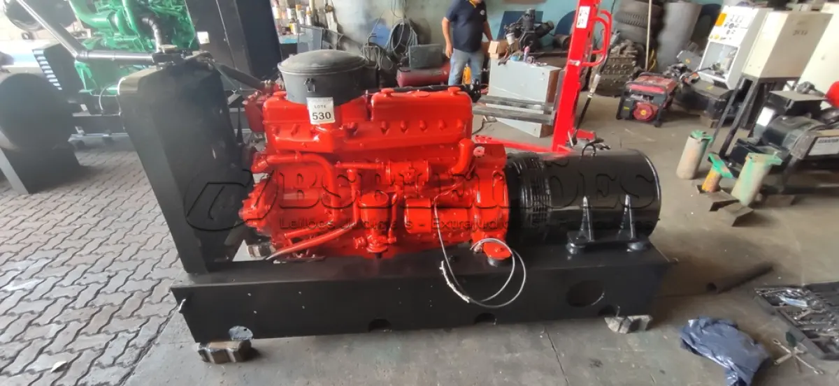 LOTE 530 - GRUPO GERADOR SCANIA 90 KVA. MODELO: D11 ANO: 1984 MOTOR FUNCIONANDO (NO ESTADO) ATENÇÃO! FAZER A VISITAÇÃO ANTES DE ARREMATAR, NÃO SABEMOS SE FUNCIONA, LEILÃO NÃO TEM GARANTIA E NEM DEVOLUÇÃO, SUJEITO A POSSÍVEIS AVARIAS VISÍVEIS/OCULTAS E/OU AUSÊNCIA DE COMPONENTES