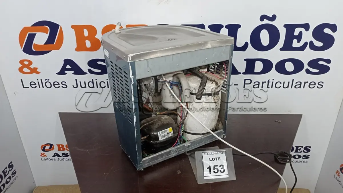 LOTE 153 - 01 BEBEDOURO EM INOX. (NO ESTADO) ATENÇÃO! FAZER A VISITAÇÃO ANTES DE ARREMATAR, NÃO SABEMOS SE FUNCIONA. LEILÃO NÃO TEM GARANTIA E NEM DEVOLUÇÃO, SUJEITO A POSSÍVEIS AVARIAS VISÍVEIS/OCULTAS E/OU AUSÊNCIA DE COMPONENTES.
