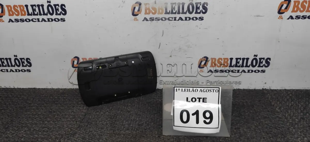 LOTE 019 - 01 TABLET MOTOROLA. (NO ESTADO) ATENÇÃO! FAZER A VISITAÇÃO ANTES DE ARREMATAR, NÃO SABEMOS SE FUNCIONA. LEILÃO NÃO TEM GARANTIA E NEM DEVOLUÇÃO, SUJEITO A POSSÍVEIS AVARIAS VISÍVEIS/OCULTAS E/OU AUSÊNCIA DE COMPONENTES.