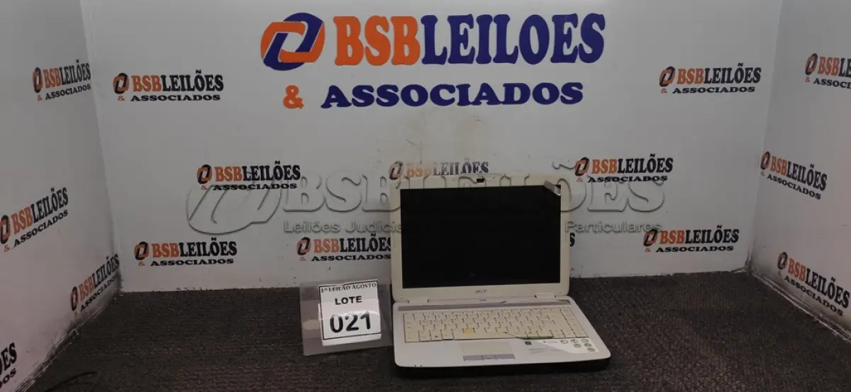 LOTE 021 - 01 NOTEBOOK MARCA ACER. (NO ESTADO) ATENÇÃO! FAZER A VISITAÇÃO ANTES DE ARREMATAR, NÃO SABEMOS SE FUNCIONA. LEILÃO NÃO TEM GARANTIA E NEM DEVOLUÇÃO, SUJEITO A POSSÍVEIS AVARIAS VISÍVEIS/OCULTAS E/OU AUSÊNCIA DE COMPONENTES.