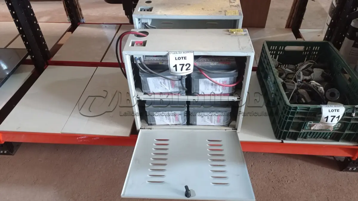 LOTE 172 - 02 QUADRO DE DISTRIBUIÇÃO DE ENERGIA. (NO ESTADO) ATENÇÃO! FAZER A VISITAÇÃO ANTES DE ARREMATAR, NÃO SABEMOS SE FUNCIONA. LEILÃO NÃO TEM GARANTIA E NEM DEVOLUÇÃO, SUJEITO A POSSÍVEIS AVARIAS VISÍVEIS/OCULTAS E/OU AUSÊNCIA DE COMPONENTES.