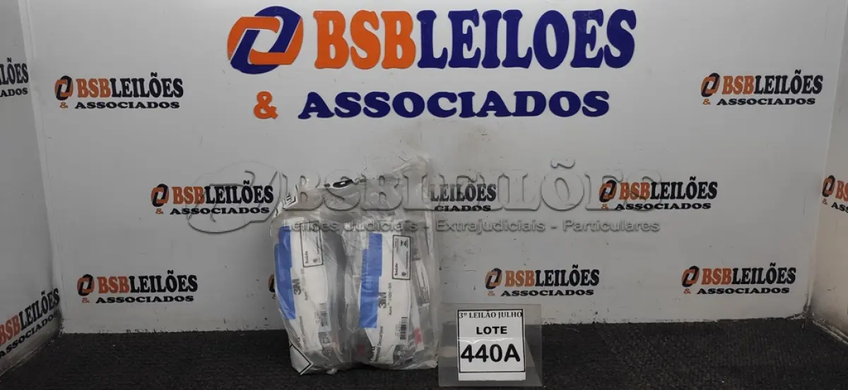 LOTE 516 - 01 PACOTE COM 30 MASCARAS DE SEGURANÇA 3M AURA 9320+BR SEM VÁLVULA. (NO ESTADO) ATENÇÃO! FAZER A VISITAÇÃO ANTES DE ARREMATAR, NÃO SABEMOS SE FUNCIONA, LEILÃO NÃO TEM GARANTIA E NEM DEVOLUÇÃO, SUJEITO A POSSÍVEIS AVARIAS VISÍVEIS/OCULTAS E/OU AUSÊNCIA DE COMPONENTES.