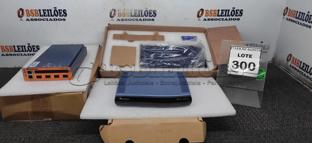 LOTE 300 - 02 G-TAP A-SF MARCA GIGAMON E 01 AUDIOCODES MP-112 VOLP GATEWAY. (NO ESTADO) ATENÇÃO! FAZER A VISITAÇÃO ANTES DE ARREMATAR, NÃO SABEMOS SE FUNCIONA, LEILÃO NÃO TEM GARANTIA E NEM DEVOLUÇÃO, SUJEITO A POSSÍVEIS AVARIAS VISÍVEIS/OCULTAS E/OU AUSÊNCIA DE COMPONENTES.