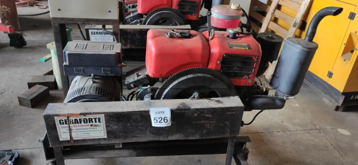 LOTE 526 - GRUPO GERADOR 15 KVA. ANO: 2014 CONTROLADOR DSE 3110 MOTOR - WEG (NO ESTADO) ATENÇÃO! FAZER A VISITAÇÃO ANTES DE ARREMATAR, NÃO SABEMOS SE FUNCIONA, LEILÃO NÃO TEM GARANTIA E NEM DEVOLUÇÃO, SUJEITO A POSSÍVEIS AVARIAS VISÍVEIS/OCULTAS E/OU AUSÊNCIA DE COMPONENTES