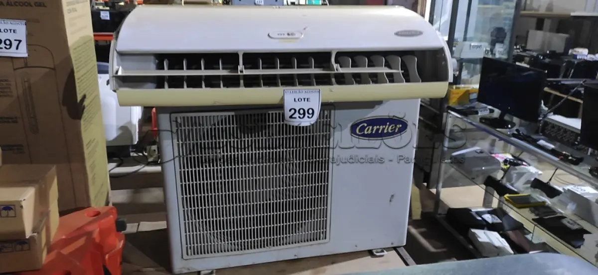 LOTE 299 - 01 AR CONDICIONADO 18000 BTU MARCA CARRIER. (NO ESTADO) ATENÇÃO! FAZER A VISITAÇÃO ANTES DE ARREMATAR, NÃO SABEMOS SE FUNCIONA, LEILÃO NÃO TEM GARANTIA E NEM DEVOLUÇÃO, SUJEITO A POSSÍVEIS AVARIAS VISÍVEIS/OCULTAS E/OU AUSÊNCIA DE COMPONENTES.