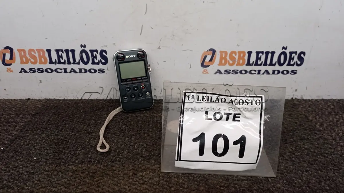 LOTE 101 - 01 GRAVADOR DE VOZ MARCA SONY. (NO ESTADO) ATENÇÃO! FAZER A VISITAÇÃO ANTES DE ARREMATAR, NÃO SABEMOS SE FUNCIONA. LEILÃO NÃO TEM GARANTIA E NEM DEVOLUÇÃO, SUJEITO A POSSÍVEIS AVARIAS VISÍVEIS/OCULTAS E/OU AUSÊNCIA DE COMPONENTES.