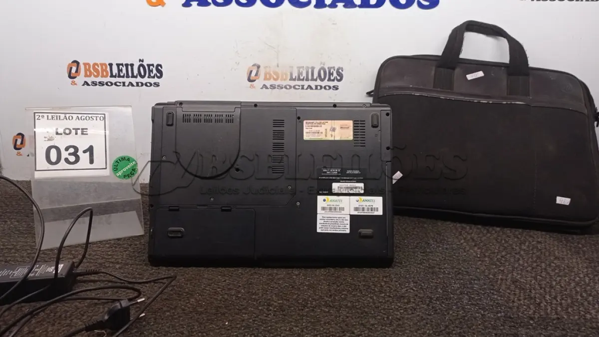 LOTE 031 - 01 NOTEBOOK COM FONTE E BOLSA MARCA POSITIVO. (NO ESTADO) ATENÇÃO! FAZER A VISITAÇÃO ANTES DE ARREMATAR, NÃO SABEMOS SE FUNCIONA, LEILÃO NÃO TEM GARANTIA E NEM DEVOLUÇÃO, SUJEITO A POSSÍVEIS AVARIAS VISÍVEIS/OCULTAS E/OU AUSÊNCIA DE COMPONENTES.