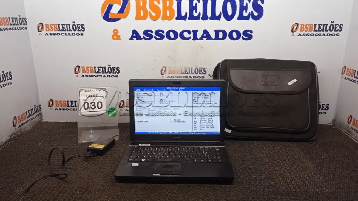 LOTE 030 - 01 NOTEBOOK COM FONTE E BOLSA MARCA POSITIVO. (NO ESTADO) ATENÇÃO! FAZER A VISITAÇÃO ANTES DE ARREMATAR, NÃO SABEMOS SE FUNCIONA, LEILÃO NÃO TEM GARANTIA E NEM DEVOLUÇÃO, SUJEITO A POSSÍVEIS AVARIAS VISÍVEIS/OCULTAS E/OU AUSÊNCIA DE COMPONENTES.