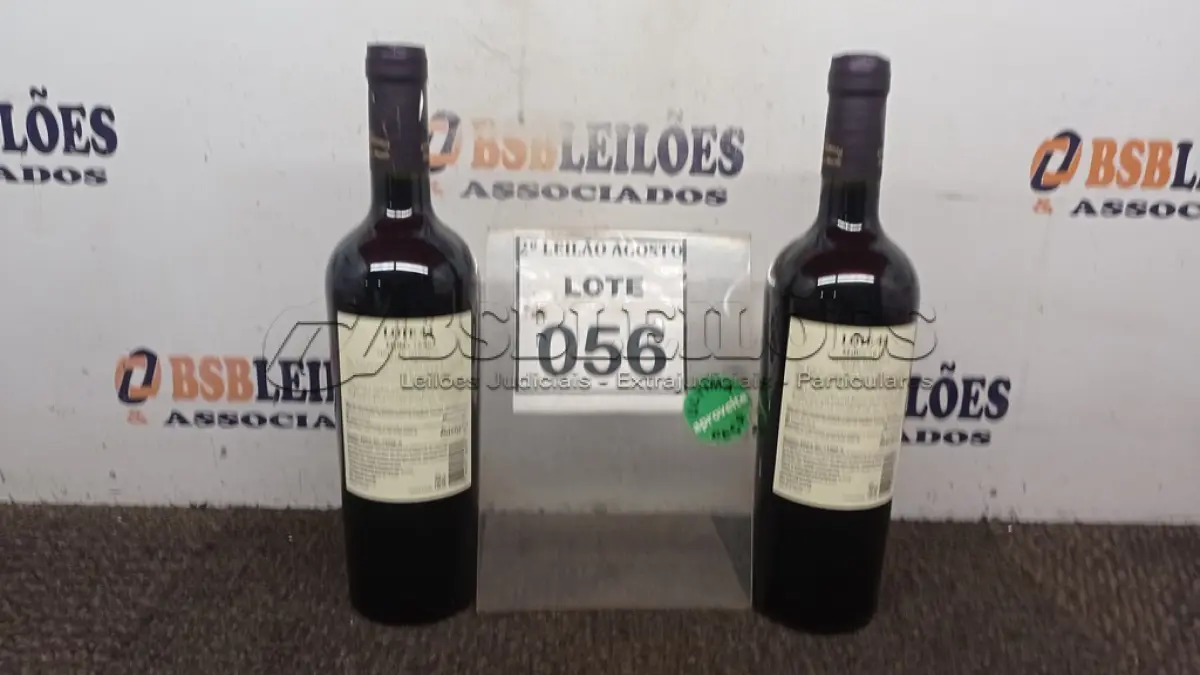 LOTE 056 - 02 GARRAFAS DE VINHO MALBEC SAFRA 2020 ARGENTINO 750ML MARCA LOTE 44. (NO ESTADO) ATENÇÃO! FAZER A VISITAÇÃO ANTES DE ARREMATAR, NÃO SABEMOS SE FUNCIONA, LEILÃO NÃO TEM GARANTIA E NEM DEVOLUÇÃO, SUJEITO A POSSÍVEIS AVARIAS VISÍVEIS/OCULTAS E/OU AUSÊNCIA DE COMPONENTES.