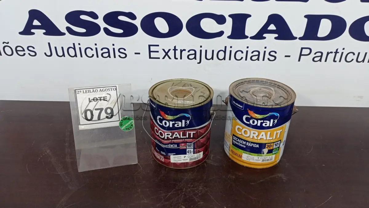 LOTE 079 - 02 LATAS DE TINTAS MARCA COLORAL PARA ESMALTE SINTÉTICO, MADEIRA E METAL NAS CORES ACETINADO E BRILHANTE COM 3,2L CADA.  (NO ESTADO) ATENÇÃO! FAZER A VISITAÇÃO ANTES DE ARREMATAR, NÃO SABEMOS SE FUNCIONA, LEILÃO NÃO TEM GARANTIA E NEM DEVOLUÇÃO, SUJEITO A POSSÍVEIS AVARIAS VISÍVEIS/OCULTAS E/OU AUSÊNCIA DE COMPONENTES.