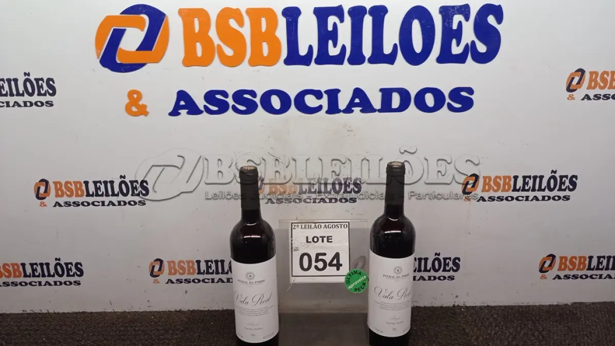 LOTE 054 - 02 GARRAFAS DE VINHO TINTO VALA REAL PORTUGUÊS SAFRA 2019 750ML. (NO ESTADO) ATENÇÃO! FAZER A VISITAÇÃO ANTES DE ARREMATAR, NÃO SABEMOS SE FUNCIONA, LEILÃO NÃO TEM GARANTIA E NEM DEVOLUÇÃO, SUJEITO A POSSÍVEIS AVARIAS VISÍVEIS/OCULTAS E/OU AUSÊNCIA DE COMPONENTES.