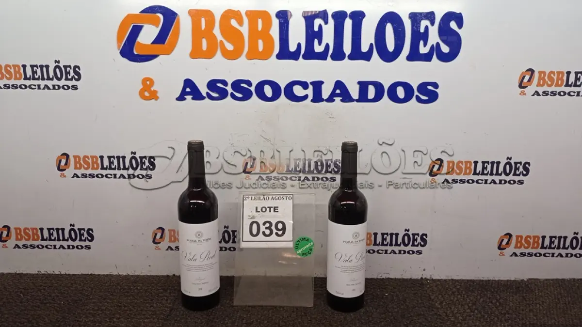 LOTE 039 - 02 GARRAFAS DE VINHO TINTO VALA REAL PORTUGUÊS SAFRA 2019 750ML. (NO ESTADO) ATENÇÃO! FAZER A VISITAÇÃO ANTES DE ARREMATAR, NÃO SABEMOS SE FUNCIONA, LEILÃO NÃO TEM GARANTIA E NEM DEVOLUÇÃO, SUJEITO A POSSÍVEIS AVARIAS VISÍVEIS/OCULTAS E/OU AUSÊNCIA DE COMPONENTES.