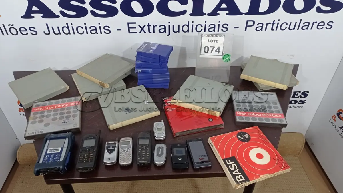 LOTE 074 - 01 LOTE COM DIVERSAS FITAS DE ROLO. (NO ESTADO) ATENÇÃO! FAZER A VISITAÇÃO ANTES DE ARREMATAR, NÃO SABEMOS SE FUNCIONA, LEILÃO NÃO TEM GARANTIA E NEM DEVOLUÇÃO, SUJEITO A POSSÍVEIS AVARIAS VISÍVEIS/OCULTAS E/OU AUSÊNCIA DE COMPONENTES.