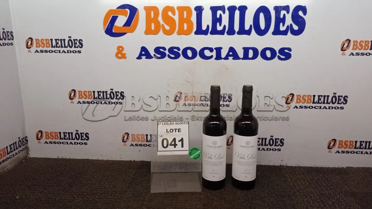 LOTE 041 - 02 GARRAFAS DE VINHO TINTO VALA REAL PORTUGUÊS SAFRA 2019 750ML. (NO ESTADO) ATENÇÃO! FAZER A VISITAÇÃO ANTES DE ARREMATAR, NÃO SABEMOS SE FUNCIONA, LEILÃO NÃO TEM GARANTIA E NEM DEVOLUÇÃO, SUJEITO A POSSÍVEIS AVARIAS VISÍVEIS/OCULTAS E/OU AUSÊNCIA DE COMPONENTES.