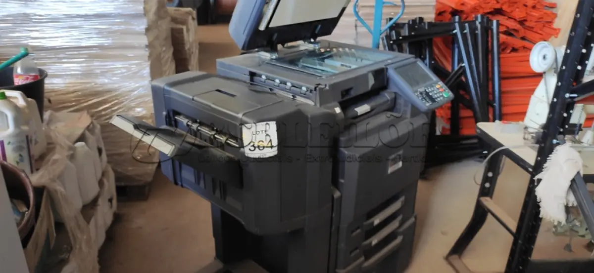 LOTE 364 - 01 COPIADORA TASKALFA 4501I MARCA KYOCERA. (NO ESTADO) ATENÇÃO! FAZER A VISITAÇÃO ANTES DE ARREMATAR, NÃO SABEMOS SE FUNCIONA. LEILÃO NÃO TEM GARANTIA E NEM DEVOLUÇÃO, SUJEITO A POSSÍVEIS AVARIAS VISÍVEIS/OCULTAS E/OU AUSÊNCIA DE COMPONENTES.