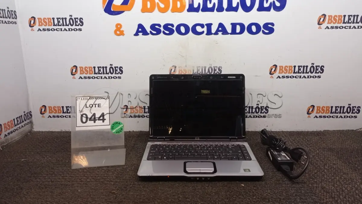 LOTE 044 - 01 NOTEBOOK COM FONTE MARCA HP CAIXA. (NO ESTADO) ATENÇÃO! FAZER A VISITAÇÃO ANTES DE ARREMATAR, NÃO SABEMOS SE FUNCIONA, LEILÃO NÃO TEM GARANTIA E NEM DEVOLUÇÃO, SUJEITO A POSSÍVEIS AVARIAS VISÍVEIS/OCULTAS E/OU AUSÊNCIA DE COMPONENTES.