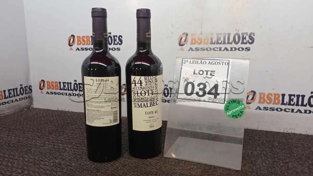 LOTE 034 - 02 GARRAFAS DE VINHO MALBEC SAFRA 2020 ARGENTINO 750ML MARCA LOTE 44. (NO ESTADO) ATENÇÃO! FAZER A VISITAÇÃO ANTES DE ARREMATAR, NÃO SABEMOS SE FUNCIONA, LEILÃO NÃO TEM GARANTIA E NEM DEVOLUÇÃO, SUJEITO A POSSÍVEIS AVARIAS VISÍVEIS/OCULTAS E/OU AUSÊNCIA DE COMPONENTES.