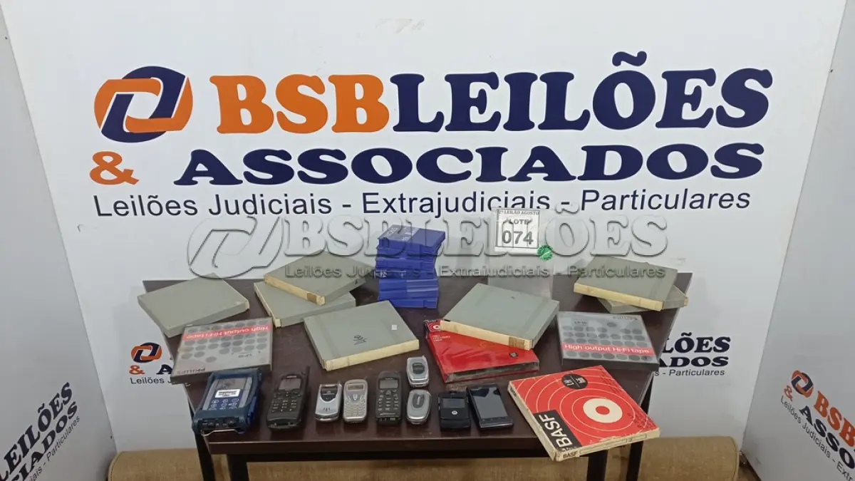 LOTE 074 - 01 LOTE COM DIVERSAS FITAS DE ROLO. (NO ESTADO) ATENÇÃO! FAZER A VISITAÇÃO ANTES DE ARREMATAR, NÃO SABEMOS SE FUNCIONA, LEILÃO NÃO TEM GARANTIA E NEM DEVOLUÇÃO, SUJEITO A POSSÍVEIS AVARIAS VISÍVEIS/OCULTAS E/OU AUSÊNCIA DE COMPONENTES.