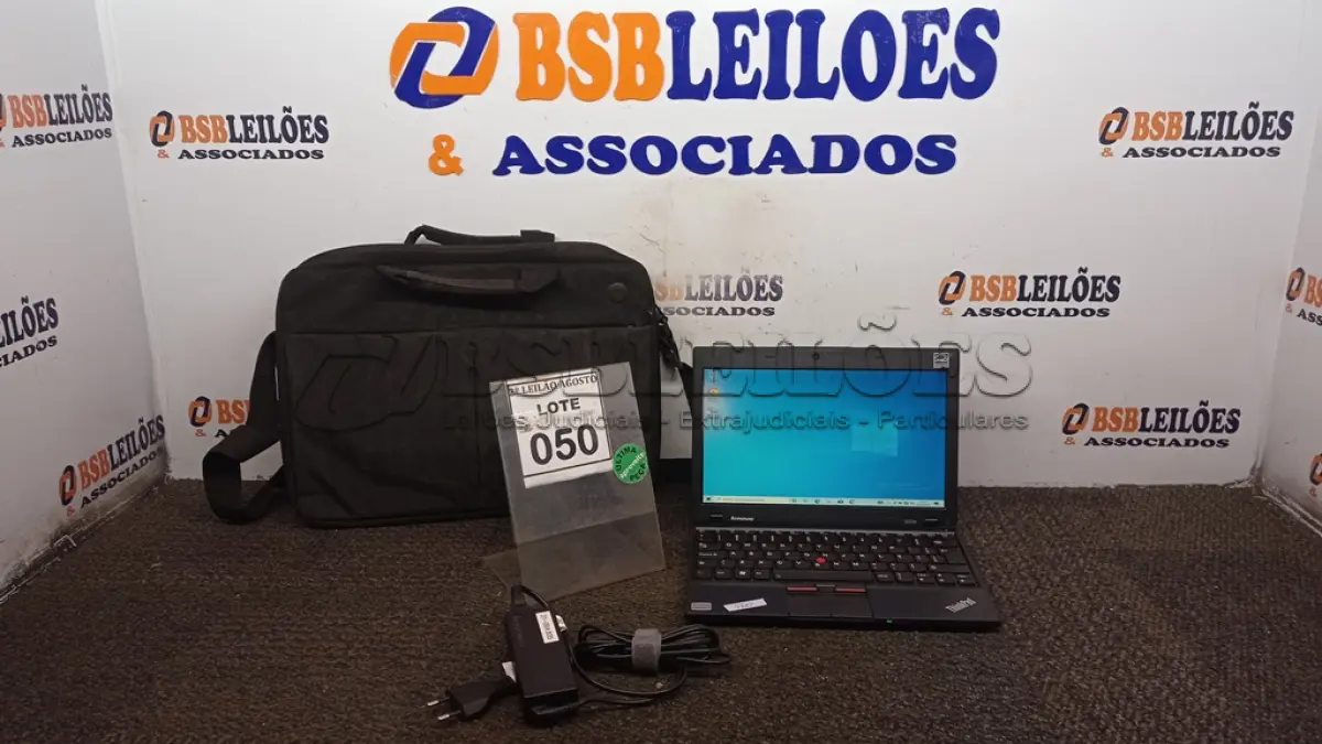 LOTE 050 - 01 NOTEBOOK COM FONTE E BOLSA MARCA LENOVO. (NO ESTADO) ATENÇÃO! FAZER A VISITAÇÃO ANTES DE ARREMATAR, NÃO SABEMOS SE FUNCIONA, LEILÃO NÃO TEM GARANTIA E NEM DEVOLUÇÃO, SUJEITO A POSSÍVEIS AVARIAS VISÍVEIS/OCULTAS E/OU AUSÊNCIA DE COMPONENTES.