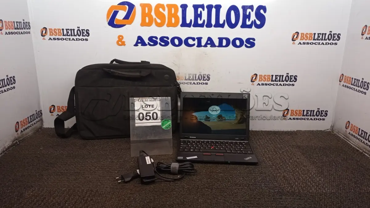LOTE 050 - 01 NOTEBOOK COM FONTE E BOLSA MARCA LENOVO. (NO ESTADO) ATENÇÃO! FAZER A VISITAÇÃO ANTES DE ARREMATAR, NÃO SABEMOS SE FUNCIONA, LEILÃO NÃO TEM GARANTIA E NEM DEVOLUÇÃO, SUJEITO A POSSÍVEIS AVARIAS VISÍVEIS/OCULTAS E/OU AUSÊNCIA DE COMPONENTES.