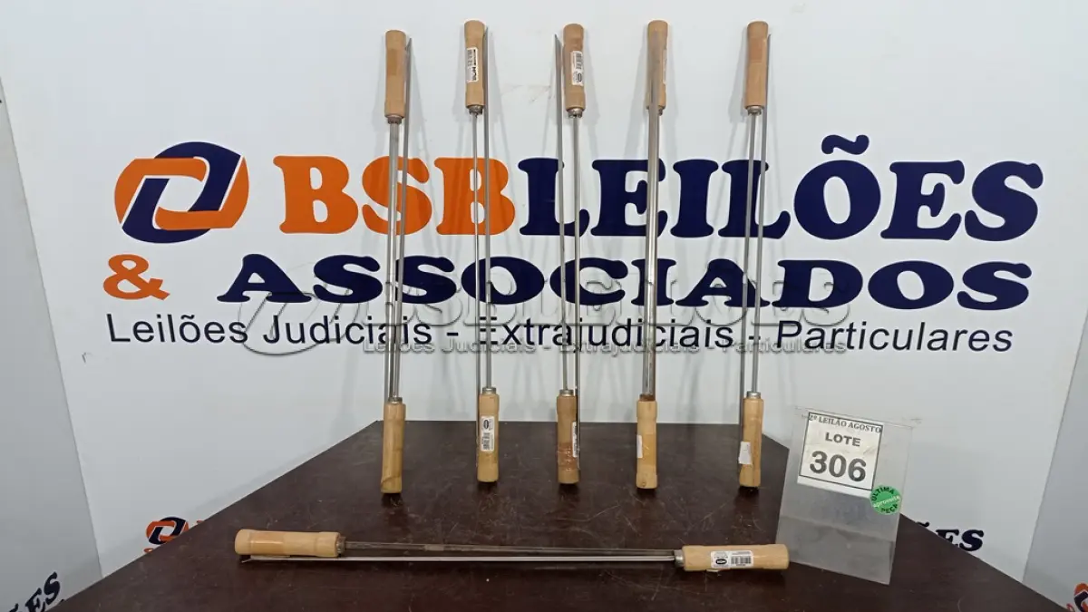 LOTE 306 - 01 LOTE COM VÁRIOS ESPETOS DE AÇO SIMPLES 75CM. (NO ESTADO) ATENÇÃO! FAZER A VISITAÇÃO ANTES DE ARREMATAR, NÃO SABEMOS SE FUNCIONA. LEILÃO NÃO TEM GARANTIA E NEM DEVOLUÇÃO, SUJEITO A POSSÍVEIS AVARIAS VISÍVEIS/OCULTAS E/OU AUSÊNCIA DE COMPONENTES.
