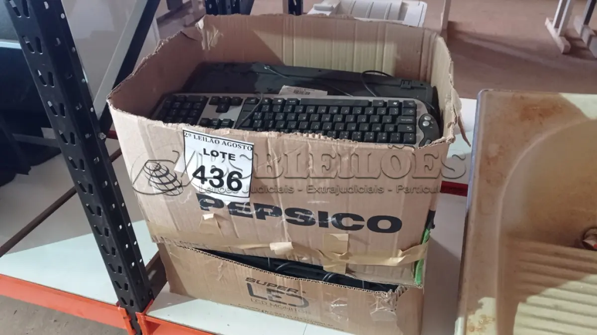 LOTE 436 - 01 LOTE COM GRANDE QUANTIDADE DE TECLADOS PARA PC MODELOS DIVERSOS. (NO ESTADO) ATENÇÃO! FAZER A VISITAÇÃO ANTES DE ARREMATAR, NÃO SABEMOS SE FUNCIONA, LEILÃO NÃO TEM GARANTIA E NEM DEVOLUÇÃO, SUJEITO A POSSÍVEIS AVARIAS VISÍVEIS/OCULTAS E/OU AUSÊNCIA DE COMPONENTES.