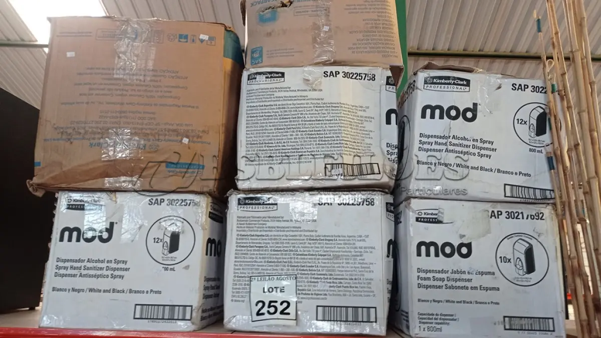 LOTE 252 - 01 LOTE COM GRANDE QUANTIDADE DE DISPENSES ANTISSÉPTICO. (NO ESTADO) ATENÇÃO! FAZER A VISITAÇÃO ANTES DE ARREMATAR, NÃO SABEMOS SE FUNCIONA. LEILÃO NÃO TEM GARANTIA E NEM DEVOLUÇÃO, SUJEITO A POSSÍVEIS AVARIAS VISÍVEIS/OCULTAS E/OU AUSÊNCIA DE COMPONENTES.