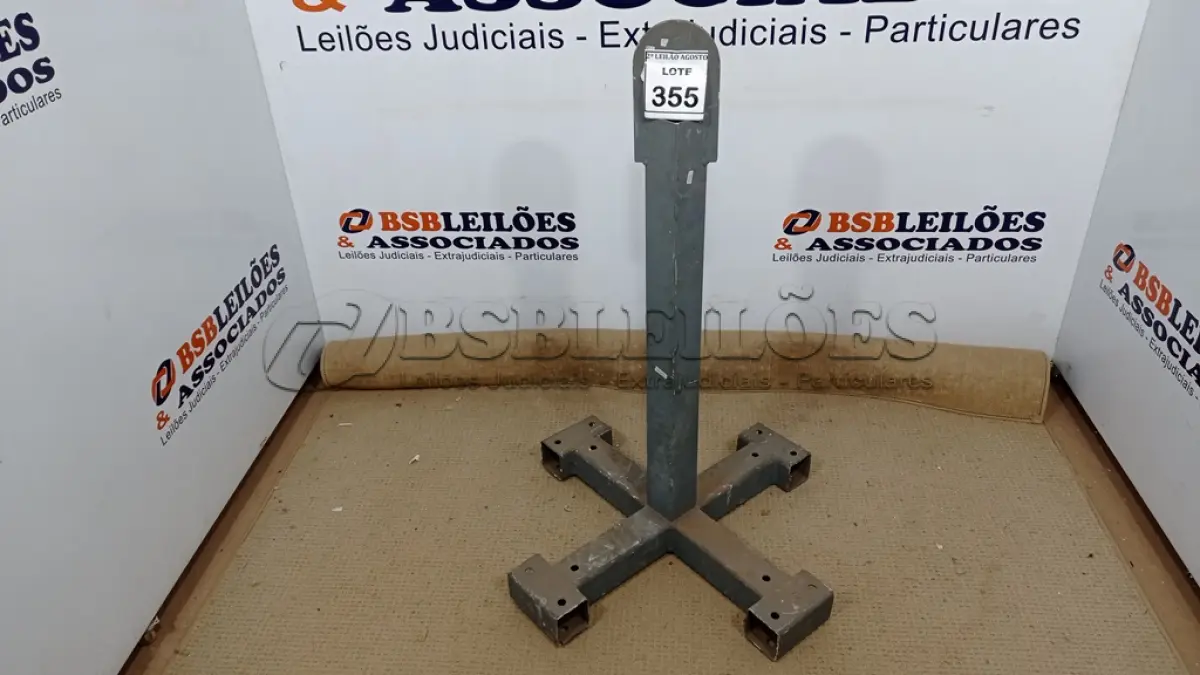 LOTE 355 - 01 SUPORTE METÁLICO COM BASE EM X. (NO ESTADO) ATENÇÃO! FAZER A VISITAÇÃO ANTES DE ARREMATAR, NÃO SABEMOS SE FUNCIONA. LEILÃO NÃO TEM GARANTIA E NEM DEVOLUÇÃO, SUJEITO A POSSÍVEIS AVARIAS VISÍVEIS/OCULTAS E/OU AUSÊNCIA DE COMPONENTES.
