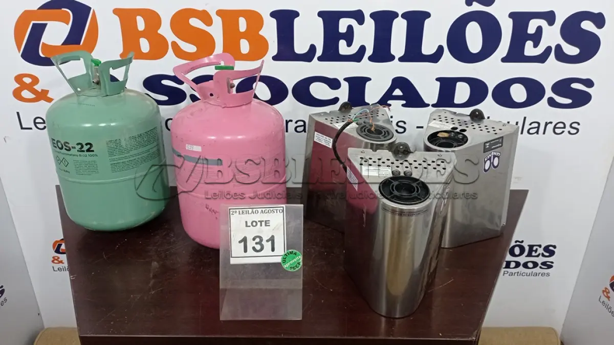 LOTE 131 - 02 BOTIJÕES DE AR VAZIOS E 03 SECADORES DE MÃO. (NO ESTADO) ATENÇÃO! FAZER A VISITAÇÃO ANTES DE ARREMATAR, NÃO SABEMOS SE FUNCIONA. LEILÃO NÃO TEM GARANTIA E NEM DEVOLUÇÃO, SUJEITO A POSSÍVEIS AVARIAS VISÍVEIS/OCULTAS E/OU AUSÊNCIA DE COMPONENTES.