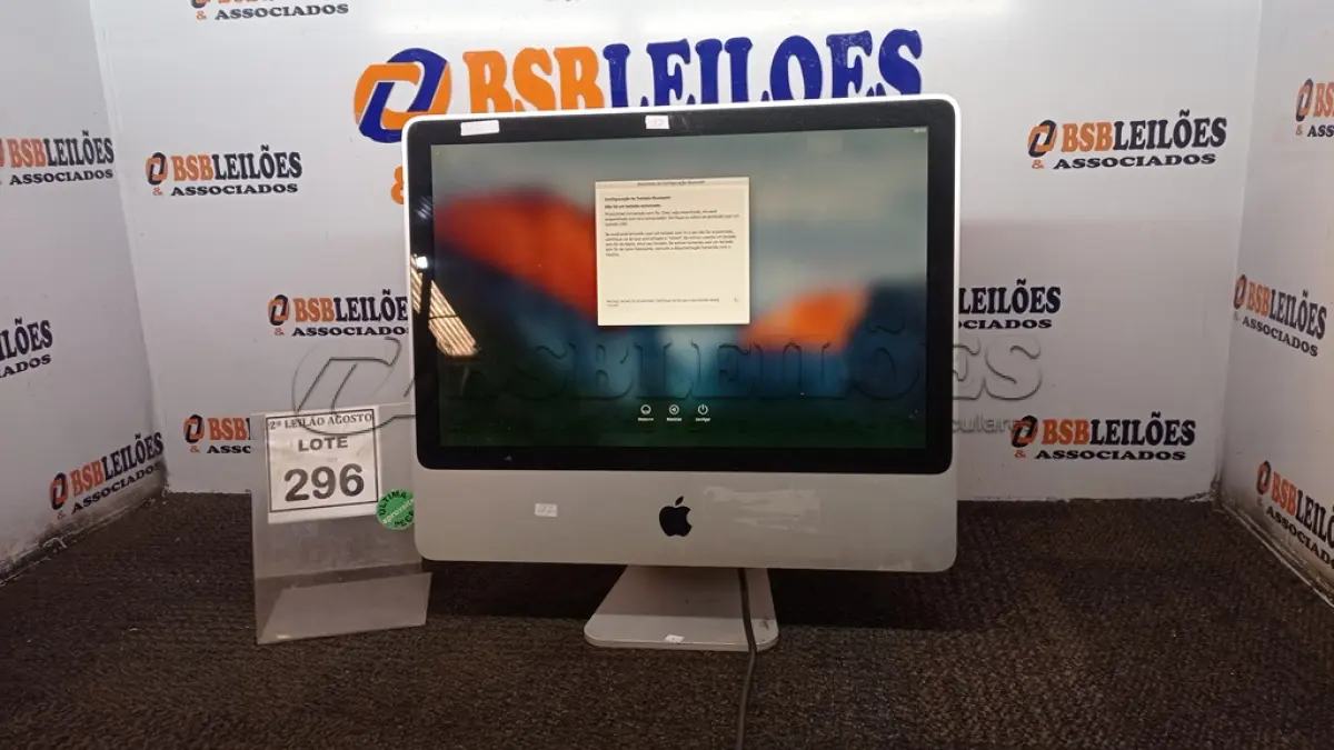 LOTE 296 - 01 IMAC  APPLE. (NO ESTADO) ATENÇÃO! FAZER A VISITAÇÃO ANTES DE ARREMATAR, NÃO SABEMOS SE FUNCIONA, LEILÃO NÃO TEM GARANTIA E NEM DEVOLUÇÃO, SUJEITO A POSSÍVEIS AVARIAS VISÍVEIS/OCULTAS E/OU AUSÊNCIA DE COMPONENTES.