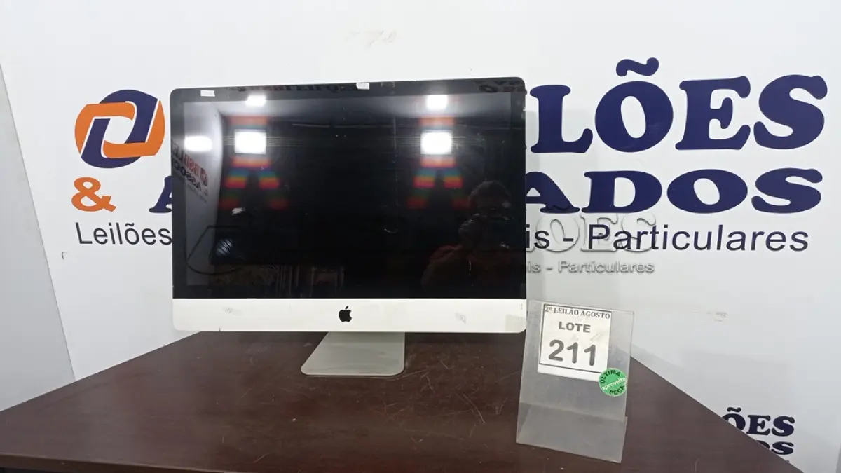 LOTE 211 - 01 IMAC  APPLE. (NO ESTADO) ATENÇÃO! FAZER A VISITAÇÃO ANTES DE ARREMATAR, NÃO SABEMOS SE FUNCIONA, LEILÃO NÃO TEM GARANTIA E NEM DEVOLUÇÃO, SUJEITO A POSSÍVEIS AVARIAS VISÍVEIS/OCULTAS E/OU AUSÊNCIA DE COMPONENTES.