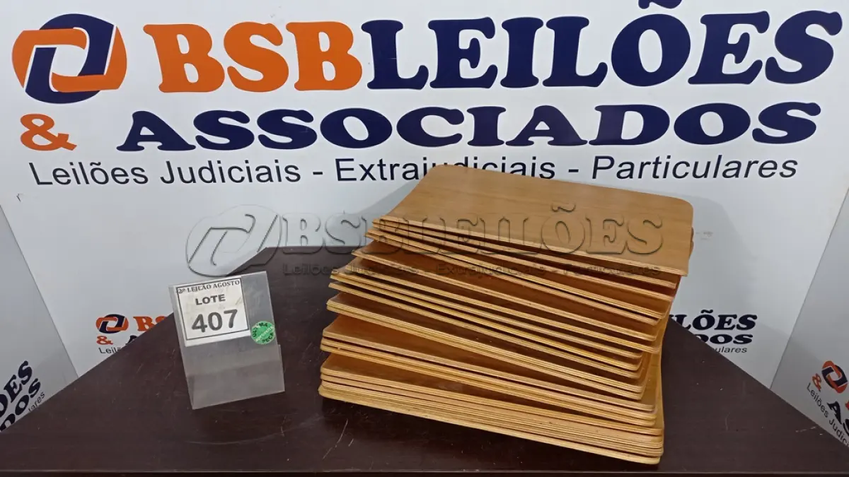 LOTE 407 - 20 PEÇAS DE MADEIRA. (NO ESTADO) ATENÇÃO! FAZER A VISITAÇÃO ANTES DE ARREMATAR, NÃO SABEMOS SE FUNCIONA. LEILÃO NÃO TEM GARANTIA E NEM DEVOLUÇÃO, SUJEITO A POSSÍVEIS AVARIAS VISÍVEIS/OCULTAS E/OU AUSÊNCIA DE COMPONENTES.