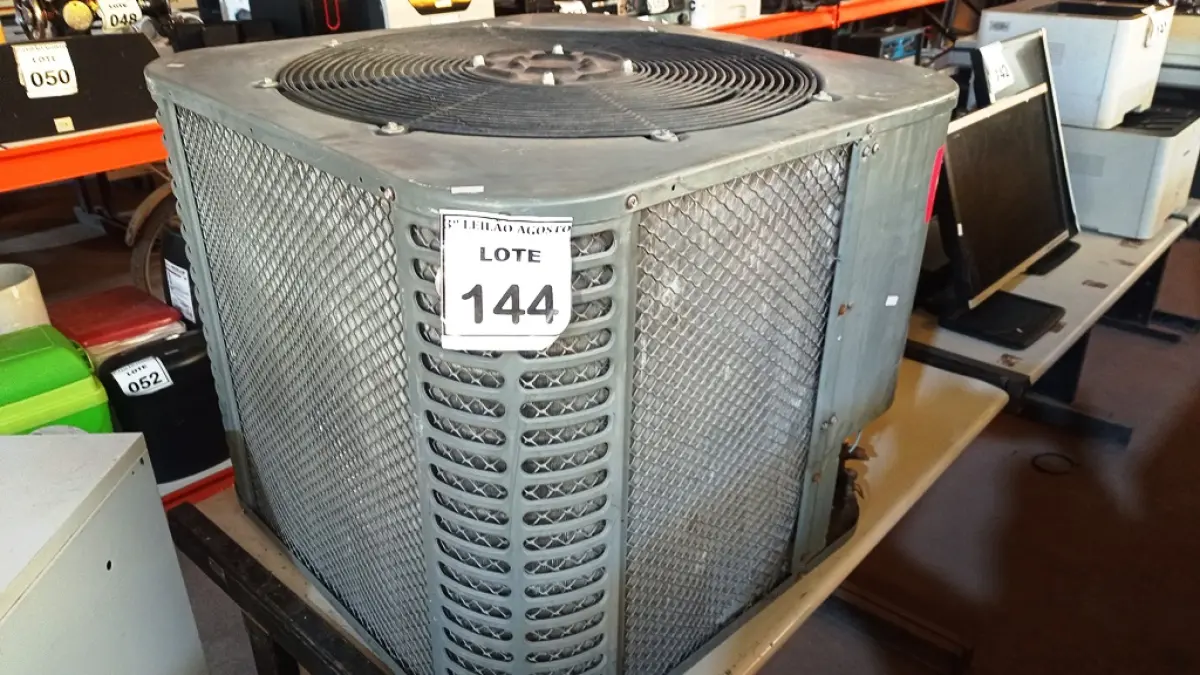 LOTE 144