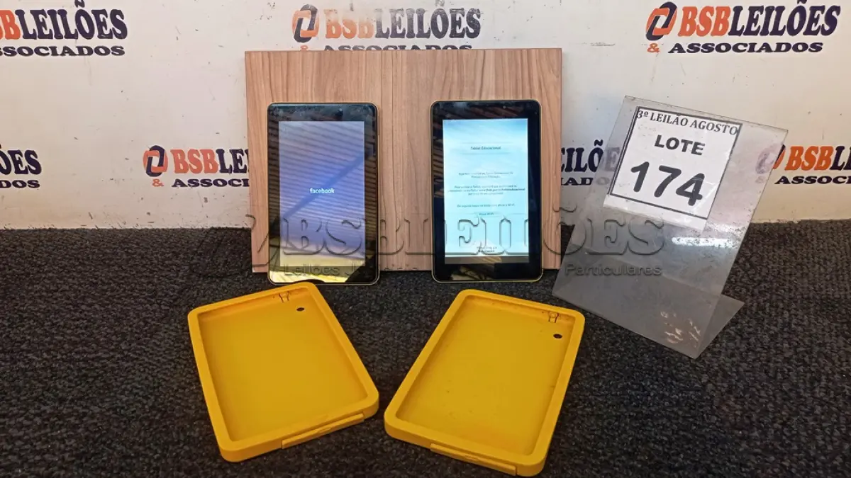 LOTE 174 - 02 TABLETS MARCA CCE. (NO ESTADO) ATENÇÃO! FAZER A VISITAÇÃO ANTES DE ARREMATAR, NÃO SABEMOS SE FUNCIONA, LEILÃO NÃO TEM GARANTIA E NEM DEVOLUÇÃO, SUJEITO A POSSÍVEIS AVARIAS VISÍVEIS/OCULTAS E/OU AUSÊNCIA DE COMPONENTES.