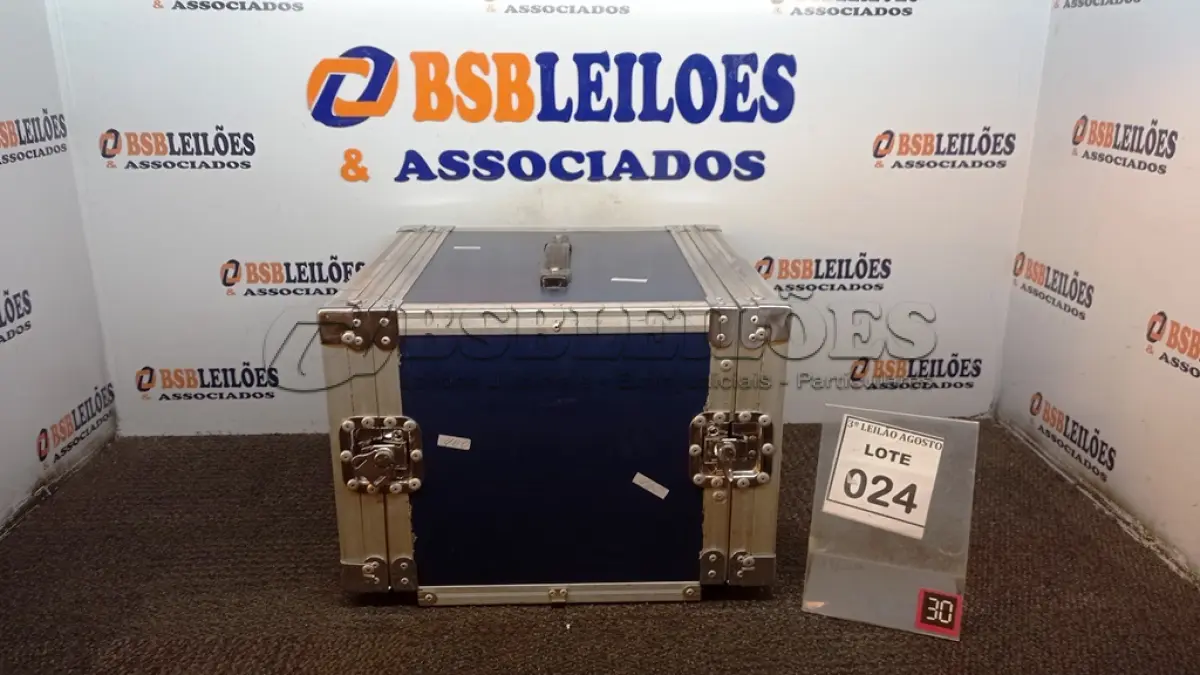LOTE 024 - 01 CASE RÍGIDO. (NO ESTADO) ATENÇÃO! FAZER A VISITAÇÃO ANTES DE ARREMATAR, NÃO SABEMOS SE FUNCIONA, LEILÃO NÃO TEM GARANTIA E NEM DEVOLUÇÃO, SUJEITO A POSSÍVEIS AVARIAS VISÍVEIS/OCULTAS E/OU AUSÊNCIA DE COMPONENTES.