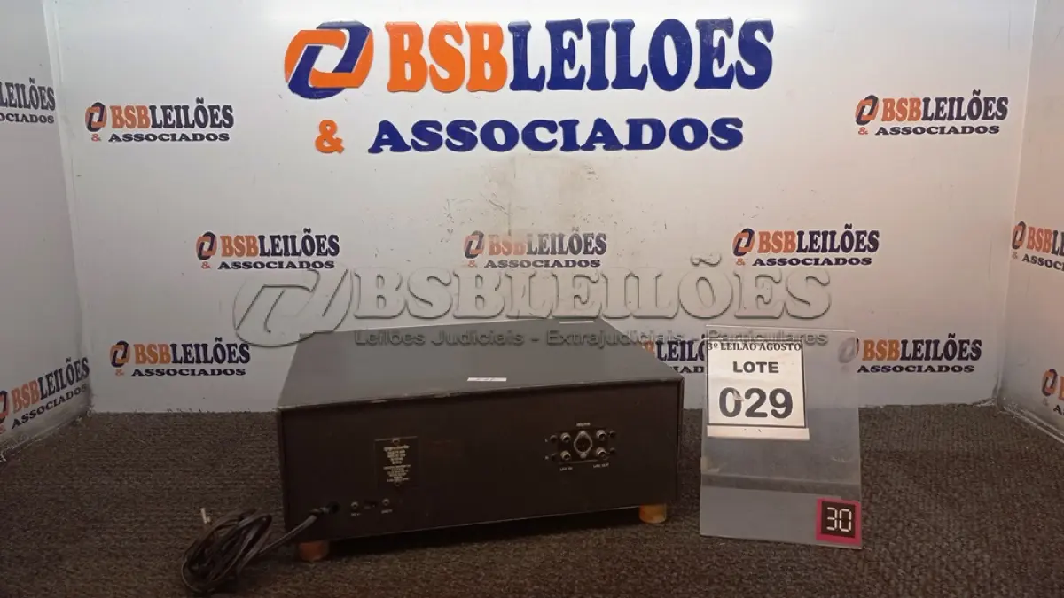 LOTE 029 - 01 TAPE DECK MARCA GRADIENTE. (NO ESTADO) ATENÇÃO! FAZER A VISITAÇÃO ANTES DE ARREMATAR, NÃO SABEMOS SE FUNCIONA, LEILÃO NÃO TEM GARANTIA E NEM DEVOLUÇÃO, SUJEITO A POSSÍVEIS AVARIAS VISÍVEIS/OCULTAS E/OU AUSÊNCIA DE COMPONENTES.