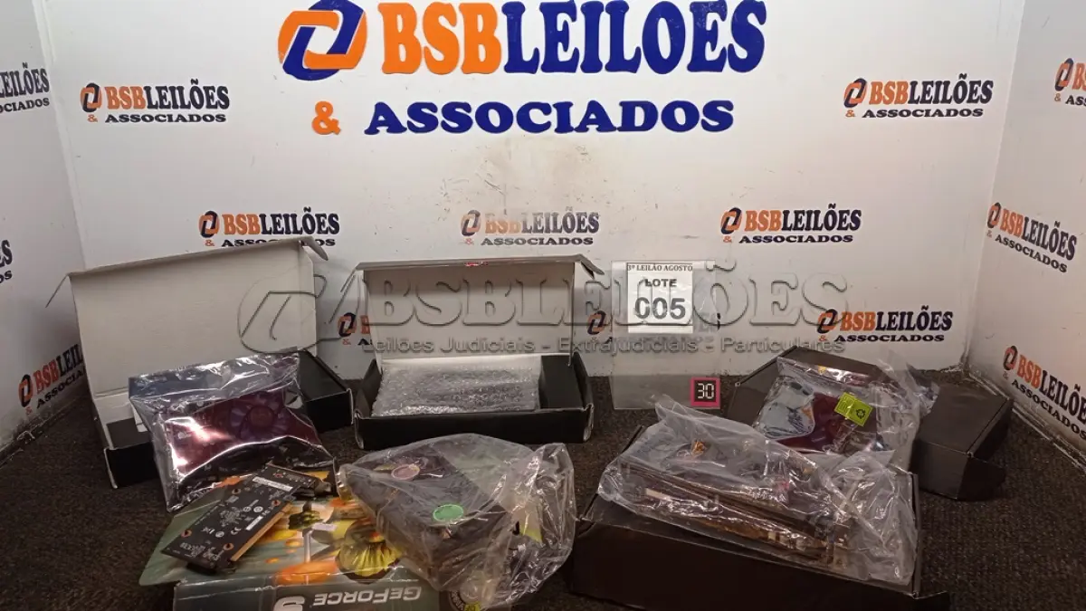 LOTE 005 - 05 PLACAS DE VÍDEO MARCAS DIVERSAS. (NO ESTADO) ATENÇÃO! FAZER A VISITAÇÃO ANTES DE ARREMATAR, NÃO SABEMOS SE FUNCIONA, LEILÃO NÃO TEM GARANTIA E NEM DEVOLUÇÃO, SUJEITO A POSSÍVEIS AVARIAS VISÍVEIS/OCULTAS E/OU AUSÊNCIA DE COMPONENTES.