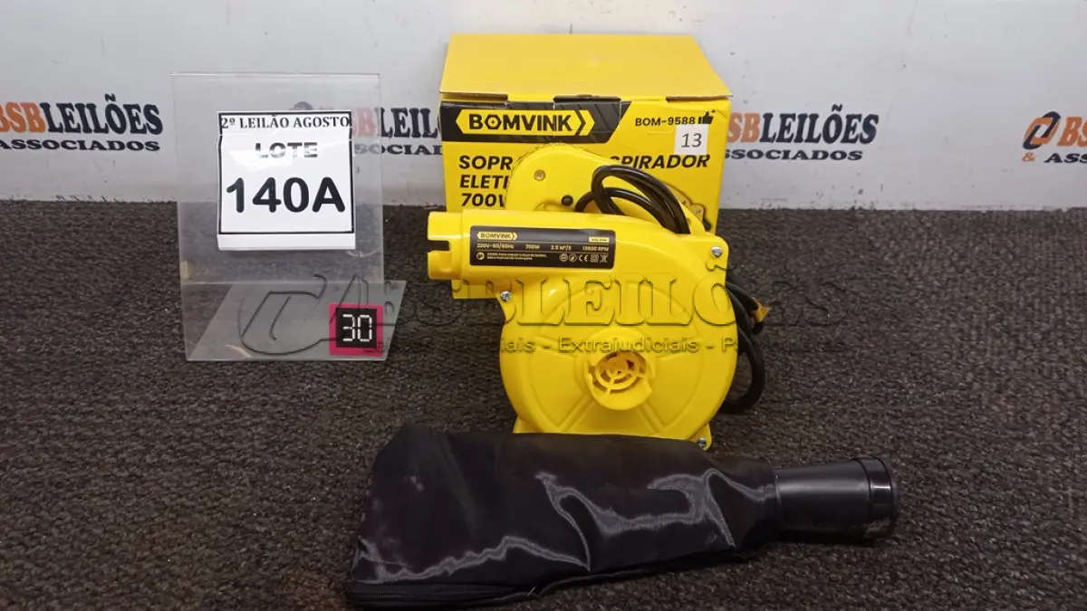 LOTE 140 - 01 SOPRADOR  E ASPIRADOR ELÉTRICO 220V 700W 13600RPM (NO ESTADO) ATENÇÃO! FAZER A VISITAÇÃO ANTES DE ARREMATAR, NÃO SABEMOS SE FUNCIONA. LEILÃO NÃO TEM GARANTIA E NEM DEVOLUÇÃO, SUJEITO A POSSÍVEIS AVARIAS VISÍVEIS/OCULTAS E/OU AUSÊNCIA DE COMPONENTES.
