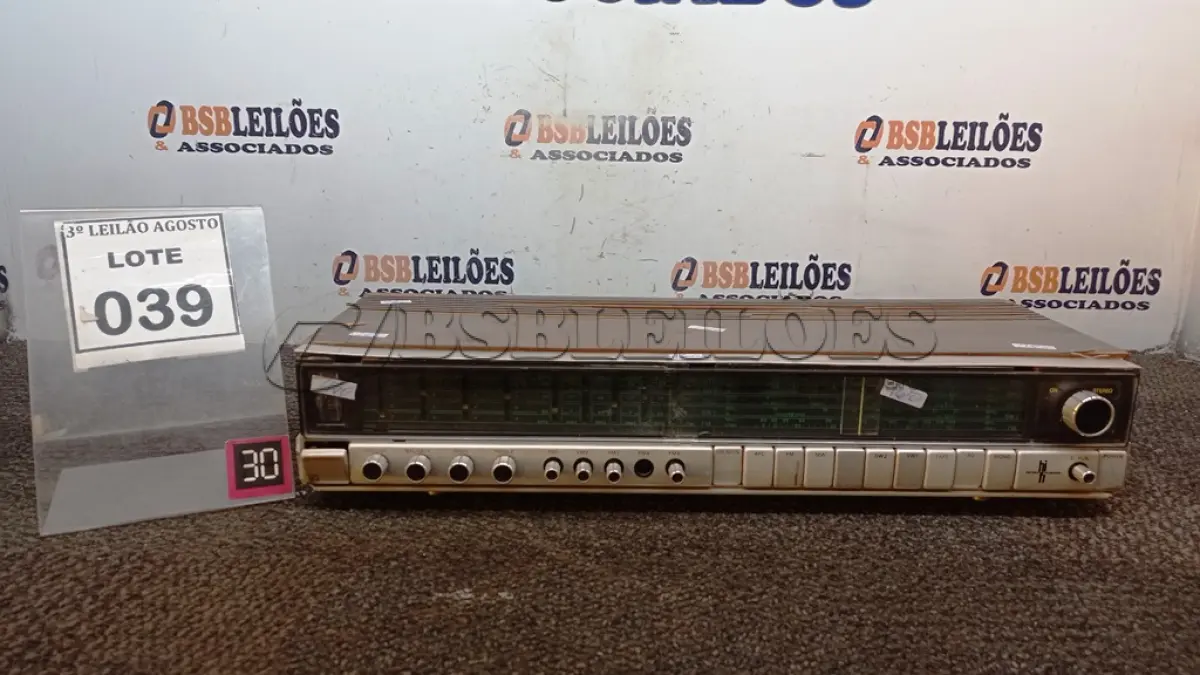 LOTE 039 - 01 RECEIVER. (NO ESTADO) ATENÇÃO! FAZER A VISITAÇÃO ANTES DE ARREMATAR, NÃO SABEMOS SE FUNCIONA, LEILÃO NÃO TEM GARANTIA E NEM DEVOLUÇÃO, SUJEITO A POSSÍVEIS AVARIAS VISÍVEIS/OCULTAS E/OU AUSÊNCIA DE COMPONENTES.