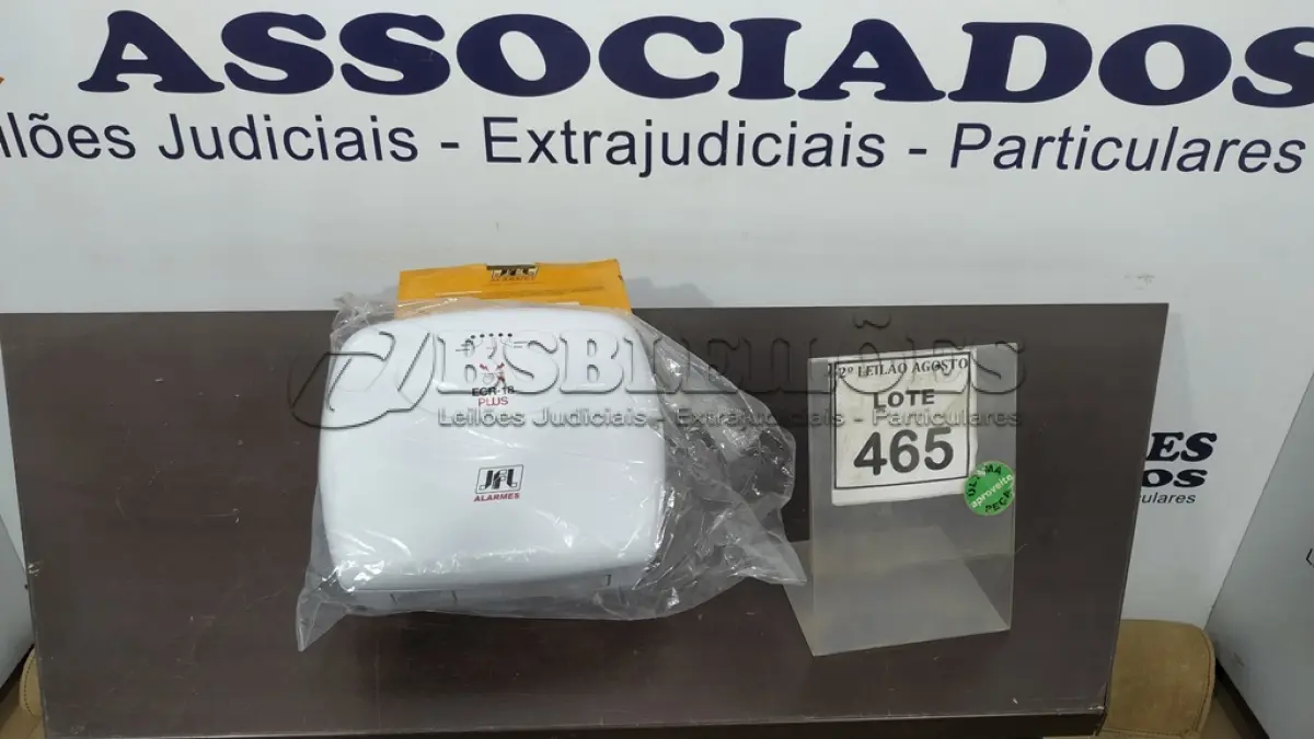 LOTE 465 - 01 ELETRIFICADOR DE CERCA. (NO ESTADO) ATENÇÃO! FAZER A VISITAÇÃO ANTES DE ARREMATAR, NÃO SABEMOS SE FUNCIONA. LEILÃO NÃO TEM GARANTIA E NEM DEVOLUÇÃO, SUJEITO A POSSÍVEIS AVARIAS VISÍVEIS/OCULTAS E/OU AUSÊNCIA DE COMPONENTES.