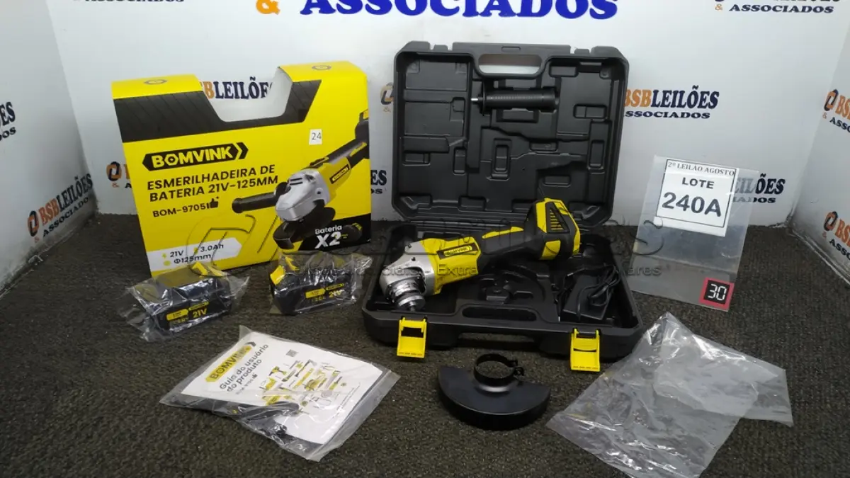 LOTE 240 - 01 ESMERILHADEIRA COM DUAS BATERIAS 21V 3.0AH 125MM (NO ESTADO) ATENÇÃO! FAZER A VISITAÇÃO ANTES DE ARREMATAR, NÃO SABEMOS SE FUNCIONA. LEILÃO NÃO TEM GARANTIA E NEM DEVOLUÇÃO, SUJEITO A POSSÍVEIS AVARIAS VISÍVEIS/OCULTAS E/OU AUSÊNCIA DE COMPONENTES.