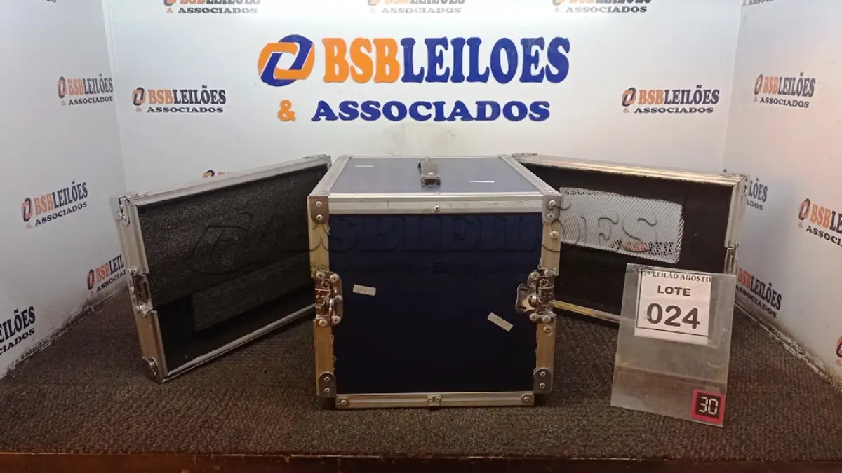 LOTE 024 - 01 CASE RÍGIDO. (NO ESTADO) ATENÇÃO! FAZER A VISITAÇÃO ANTES DE ARREMATAR, NÃO SABEMOS SE FUNCIONA, LEILÃO NÃO TEM GARANTIA E NEM DEVOLUÇÃO, SUJEITO A POSSÍVEIS AVARIAS VISÍVEIS/OCULTAS E/OU AUSÊNCIA DE COMPONENTES.