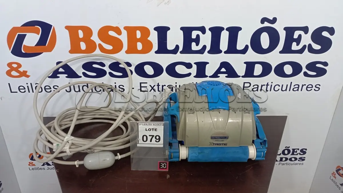 LOTE 079 - 01 ASPIRADOR DE PISCINA. (NO ESTADO) ATENÇÃO! FAZER A VISITAÇÃO ANTES DE ARREMATAR, NÃO SABEMOS SE FUNCIONA, LEILÃO NÃO TEM GARANTIA E NEM DEVOLUÇÃO, SUJEITO A POSSÍVEIS AVARIAS VISÍVEIS/OCULTAS E/OU AUSÊNCIA DE COMPONENTES.